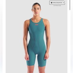 Arena Women's Powerskin Impulso Swimsuit Size 26